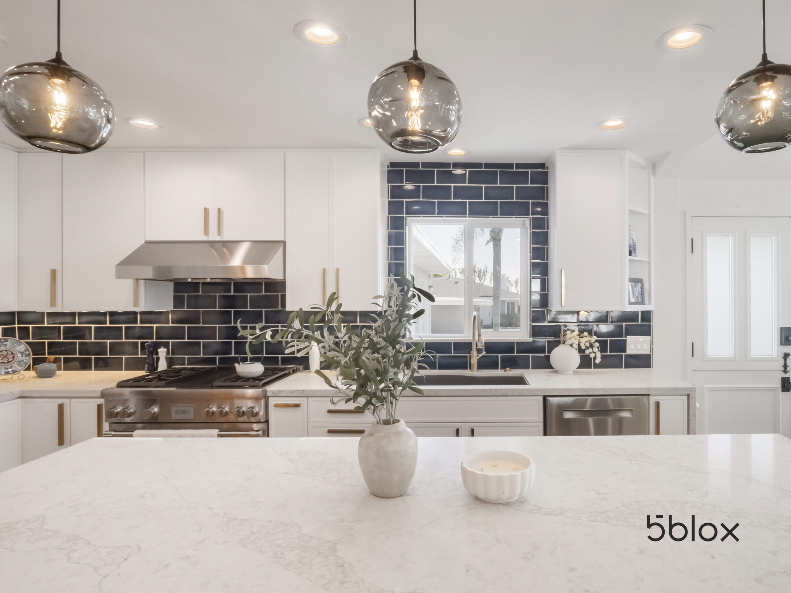 Contemporary Transitional Kitchen Remodel by 5blox Inc. project photo 5